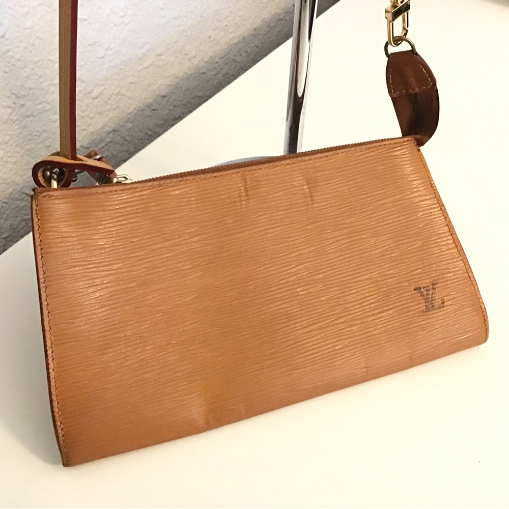 Louis Vuitton Epi Accessories Pouch - Picture 4 of 9